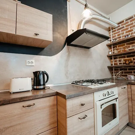 Bright And Cozy Design Apt With Office Apartment