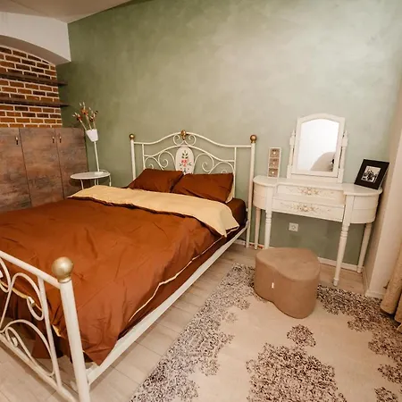 Apartment Bright And Cozy Design Apt With Office Cluj-Napoca