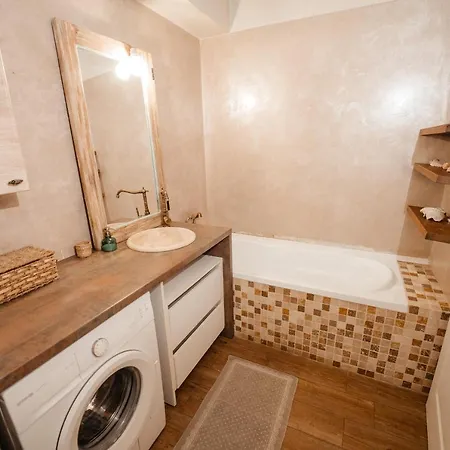 Apartment Bright And Cozy Design Apt With Office *