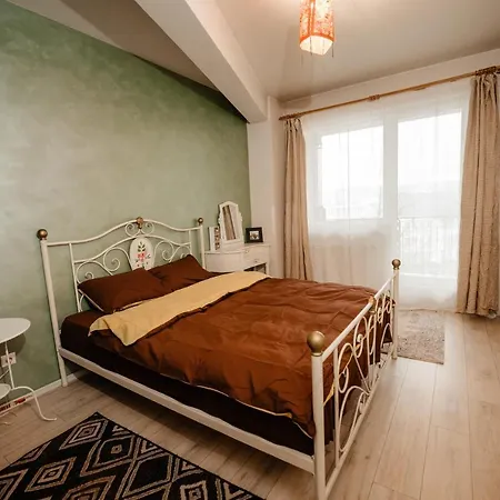 Bright And Cozy Design Apt With Office Apartment